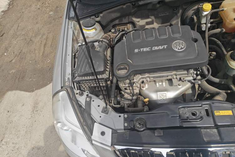 Used Buick Excelle 2015 1.5L Manual Classic Trim Engine Bay Right