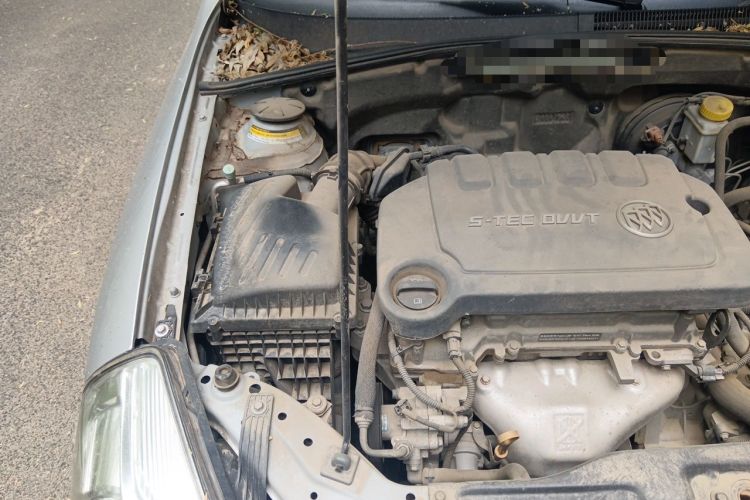 Used Buick Excelle 2015 1.5L Automatic Classic Model Engine Bay Right