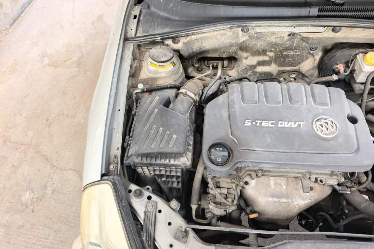 Used Buick Excelle 2015 1.5L Automatic Classic Model Engine Bay Right