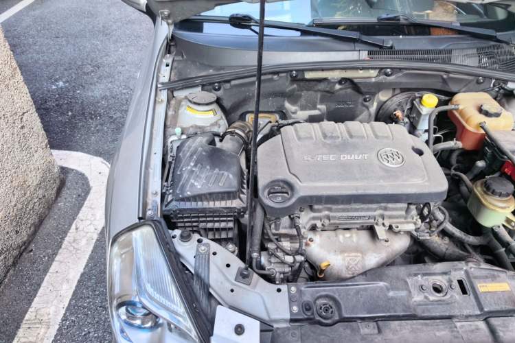 Used Buick Excelle 2015 1.5L Automatic Classic Model Engine Bay Right