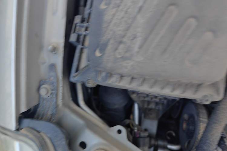 Used Buick Excelle 2015 1.5L Automatic Classic Model Engine Bay Right
