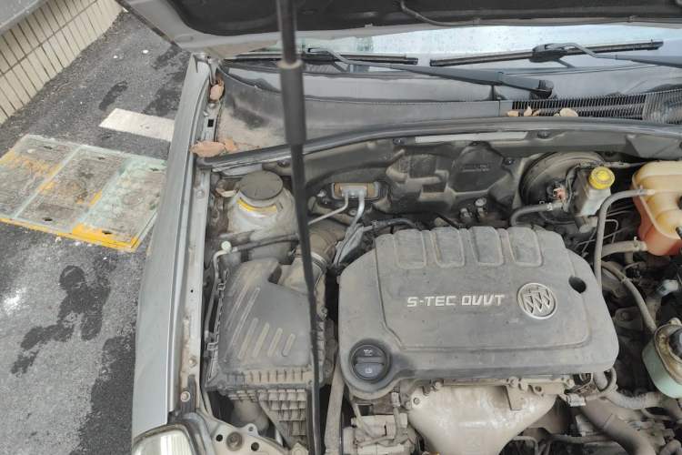 Used Buick Excelle 2015 1.5L Automatic Classic Model Engine Bay Right