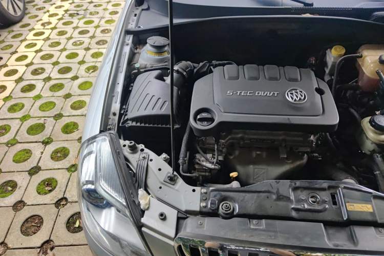 Used Buick Excelle 2015 1.5L Automatic Classic Model Engine Bay Right