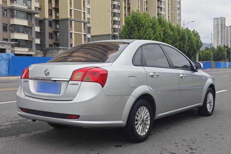 Used Buick Excelle 2015 1.5L Manual Classic Trim Exterior 10