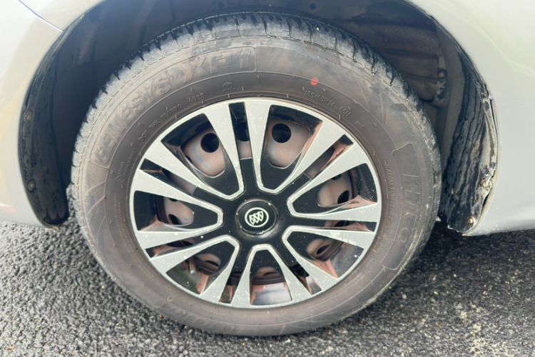 Used Buick Excelle 2015 1.5L Automatic Classic Model Exterior 2