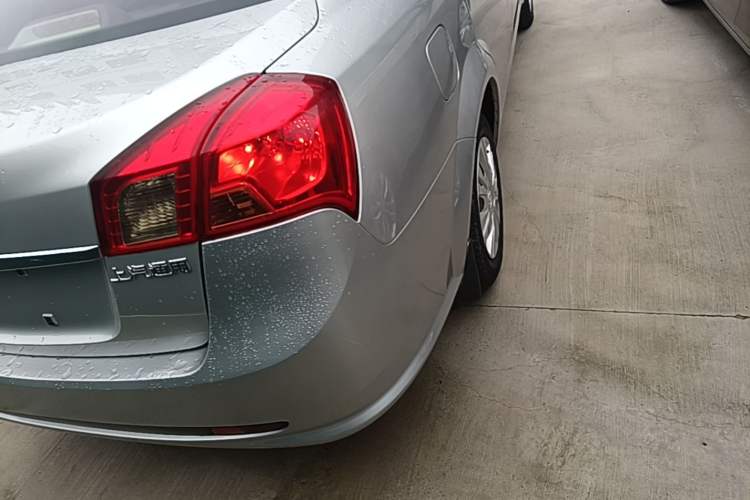 Used Buick Excelle 2015 1.5L Automatic Classic Model Exterior 3