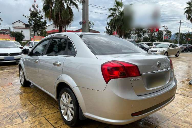 Used Buick Excelle 2015 1.5L Automatic Classic Model Exterior 3
