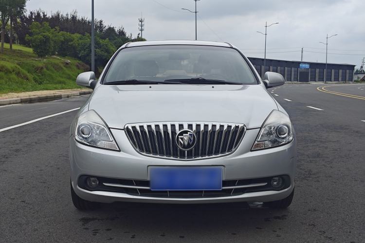 Used Buick Excelle 2015 1.5L Manual Classic Trim Exterior 4