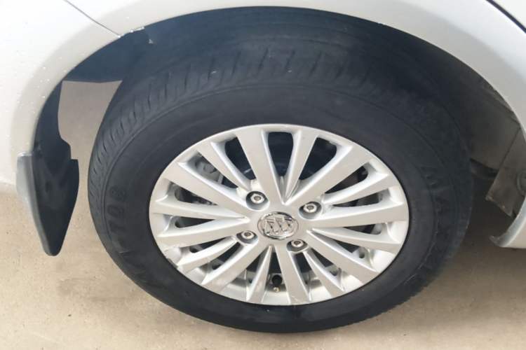Used Buick Excelle 2015 1.5L Automatic Classic Model Exterior 5