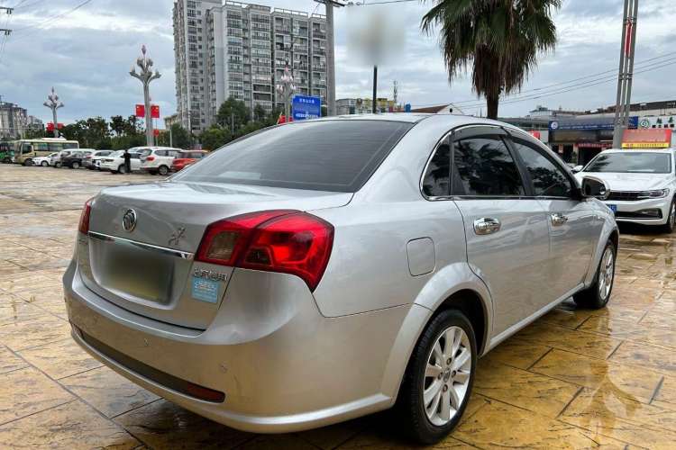 Used Buick Excelle 2015 1.5L Automatic Classic Model Exterior 5