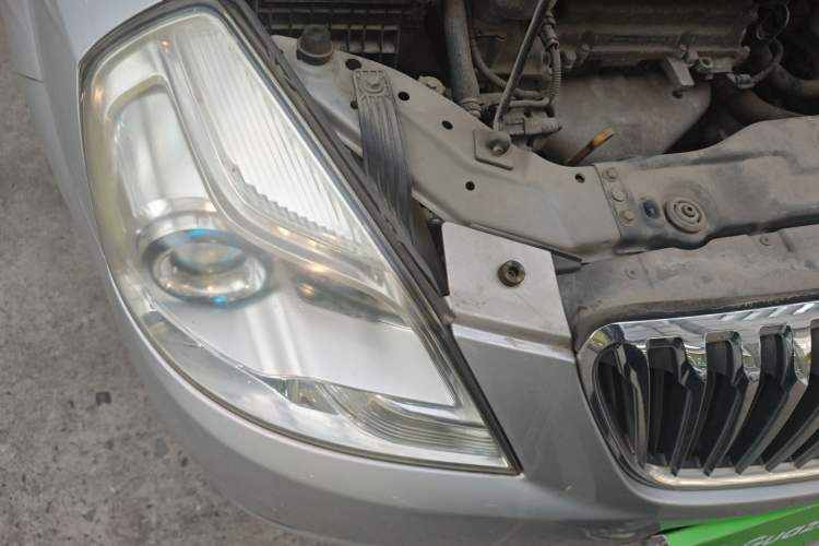 Used Buick Excelle 2015 1.5L Automatic Classic Model Exterior 6