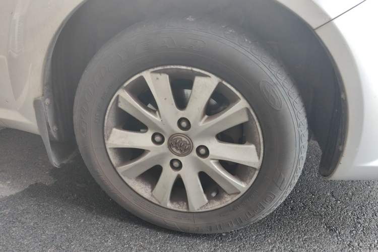 Used Buick Excelle 2015 1.5L Automatic Classic Model Exterior 7