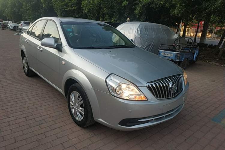Used Buick Excelle 2015 1.5L Manual Classic Trim Front Right 45 Deg