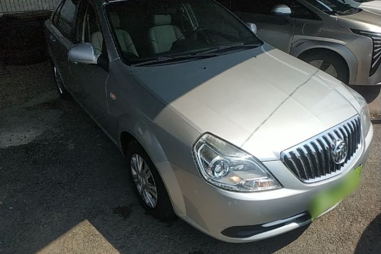 Used Buick Excelle 2015 1.5L Manual Classic Trim Front Right 45 Deg
