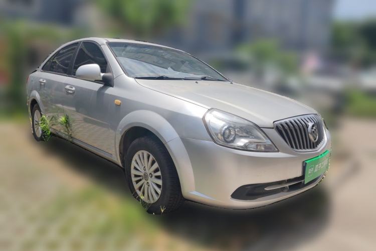 Used Buick Excelle 2015 1.5L Manual Classic Trim Front Right 45 Deg