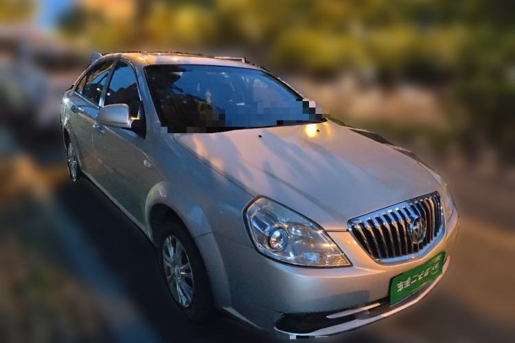 Used Buick Excelle 2015 1.5L Manual Classic Trim Front Right 45 Deg