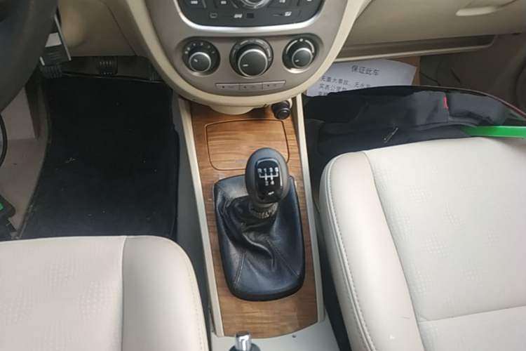Used Buick Excelle 2015 1.5L Manual Classic Trim Gear Lever