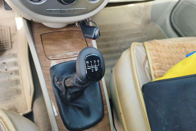 Used Buick Excelle 2015 1.5L Manual Classic Trim Gear Lever