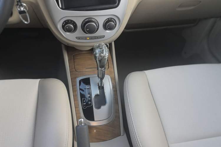 Used Buick Excelle 2015 1.5L Automatic Classic Model Gear Lever