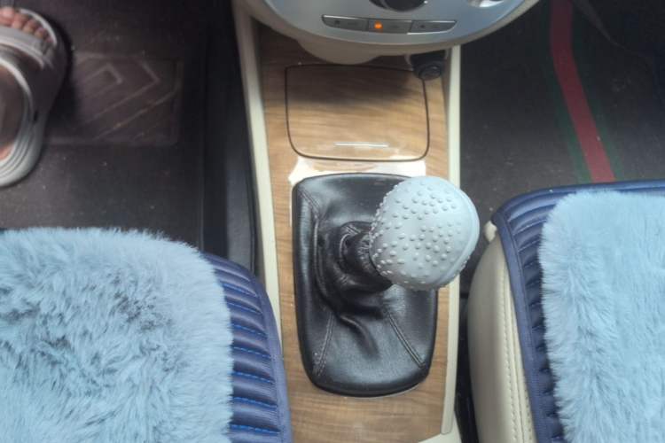 Used Buick Excelle 2015 1.5L Manual Luxury Model Gear Lever
