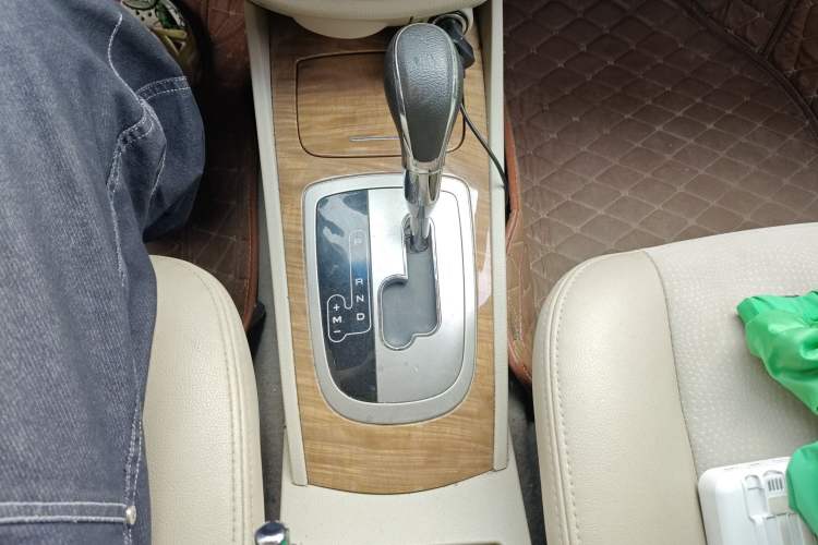 Used Buick Excelle 2015 1.5L Automatic Classic Model Gear Lever