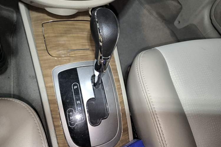 Used Buick Excelle 2015 1.5L Automatic Classic Model Gear Lever