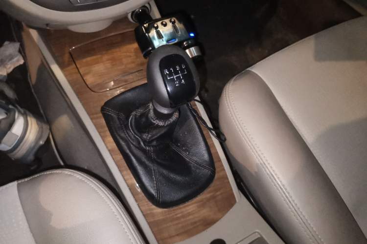 Used Buick Excelle 2015 1.5L Manual Classic Trim Gear Lever