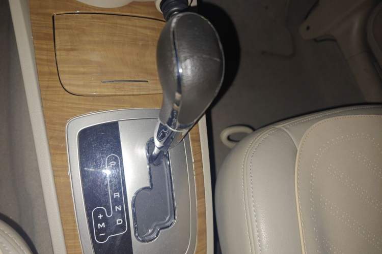 Used Buick Excelle 2015 1.5L Automatic Classic Model Gear Lever