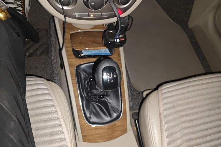 Used Buick Excelle 2015 1.5L Manual Classic Trim Gear Lever