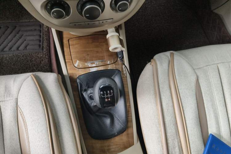 Used Buick Excelle 2015 1.5L Manual Classic Trim Gear Lever