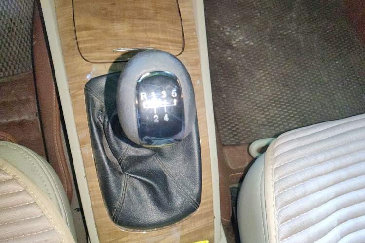 Used Buick Excelle 2015 1.5L Manual Classic Trim Gear Lever