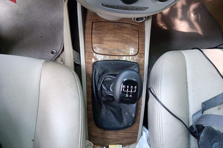 Used Buick Excelle 2015 1.5L Manual Classic Trim Gear Lever