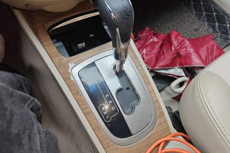Used Buick Excelle 2015 1.5L Automatic Classic Model Gear Lever