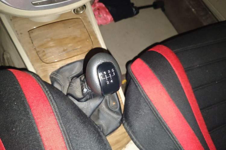 Used Buick Excelle 2015 1.5L Manual Luxury Model Gear Lever