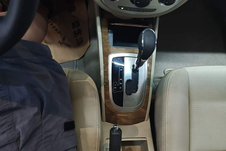 Used Buick Excelle 2015 1.5L Automatic Classic Model Gear Lever