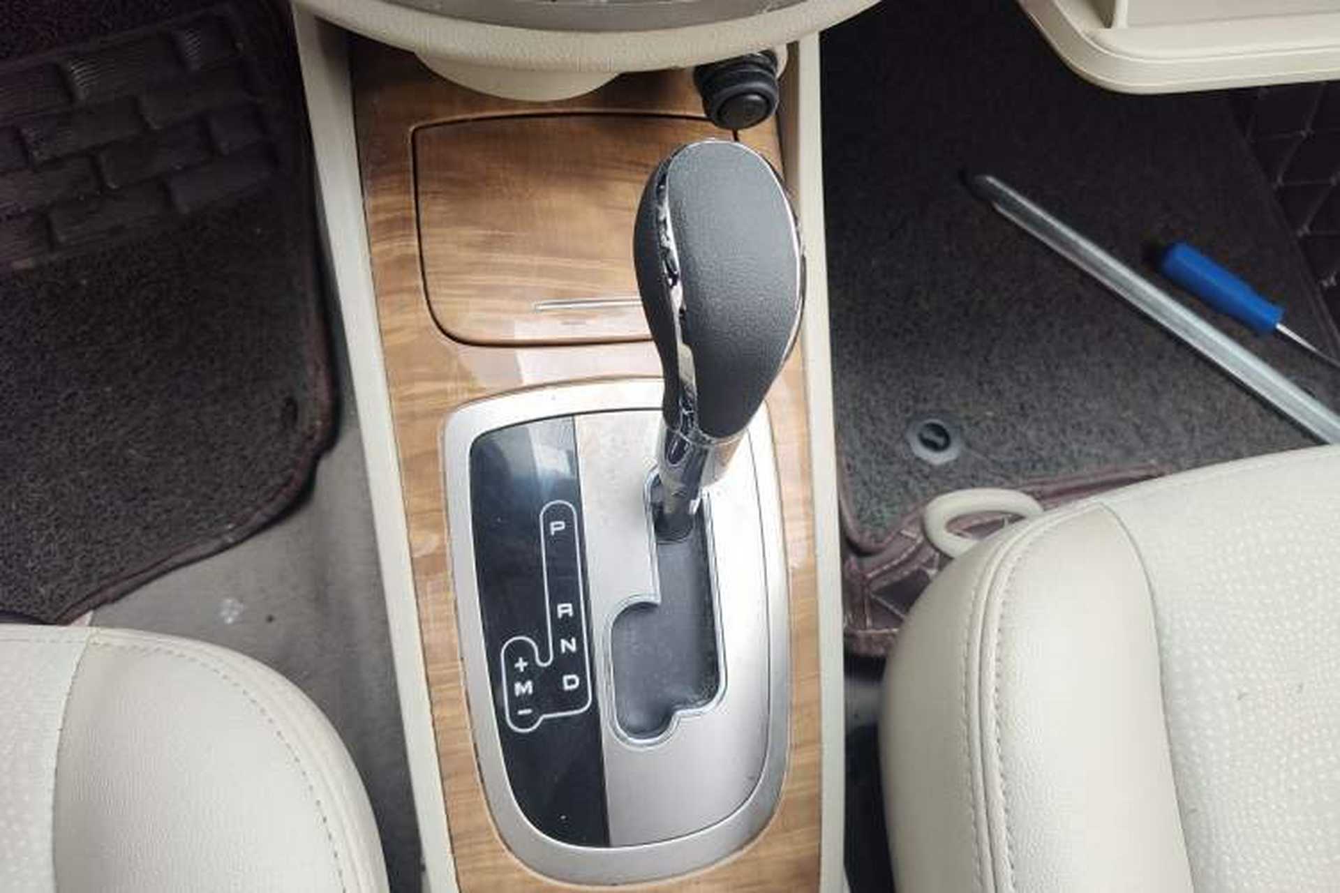 Used Buick Excelle 2015 1.5L Automatic Classic Model Gear Lever