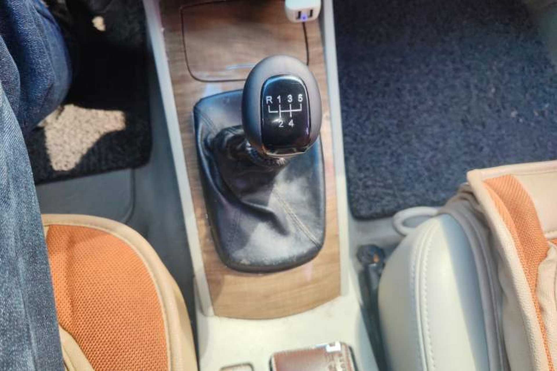 Used Buick Excelle 2015 1.5L Manual Luxury Model Gear Lever