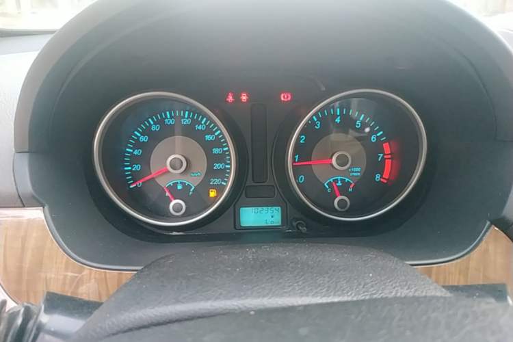 Used Buick Excelle 2015 1.5L Manual Classic Trim Instrument Cluster