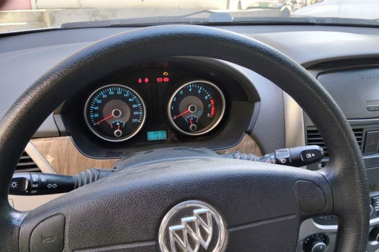 Used Buick Excelle 2015 1.5L Manual Classic Trim Instrument Cluster