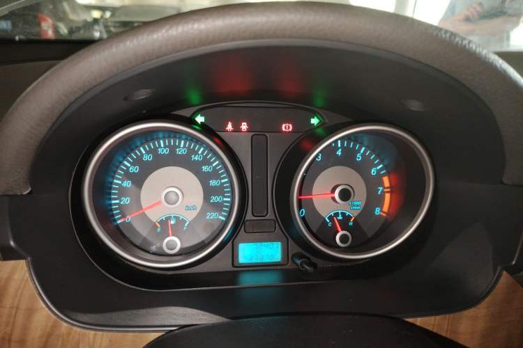 Used Buick Excelle 2015 1.5L Manual Classic Trim Instrument Cluster