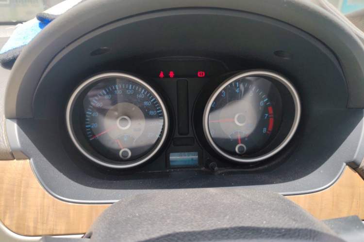 Used Buick Excelle 2015 1.5L Manual Classic Trim Instrument Cluster