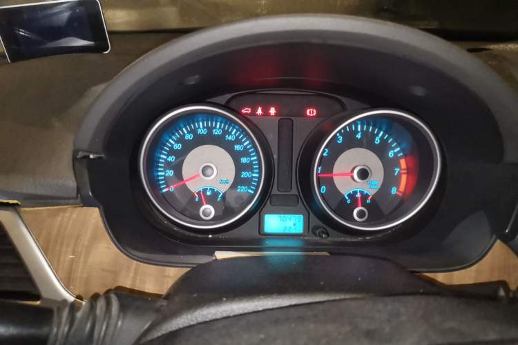 Used Buick Excelle 2015 1.5L Manual Classic Trim Instrument Cluster