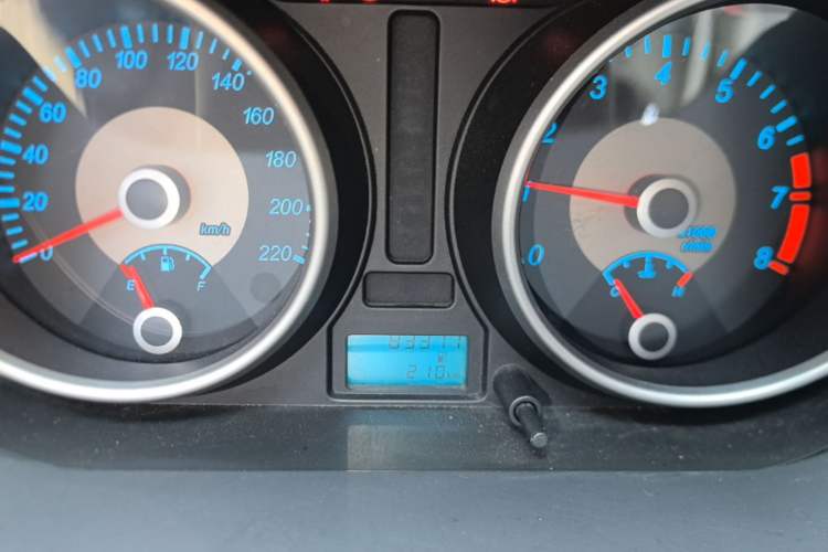 Used Buick Excelle 2015 1.5L Manual Classic Trim Instrument Cluster
