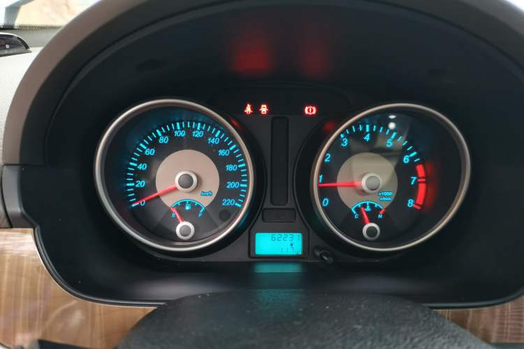 Used Buick Excelle 2015 1.5L Manual Classic Trim Instrument Cluster