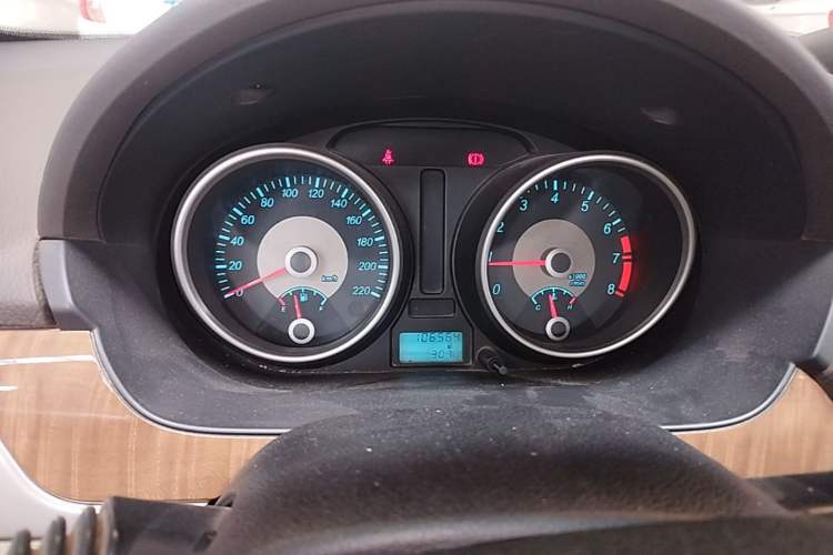 Used Buick Excelle 2015 1.5L Manual Classic Trim Instrument Cluster