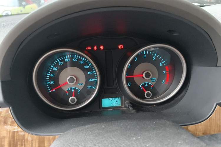 Used Buick Excelle 2015 1.5L Manual Classic Trim Instrument Cluster