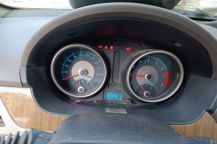Used Buick Excelle 2015 1.5L Manual Classic Trim Instrument Cluster
