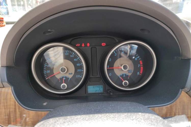 Used Buick Excelle 2015 1.5L Manual Classic Trim Instrument Cluster
