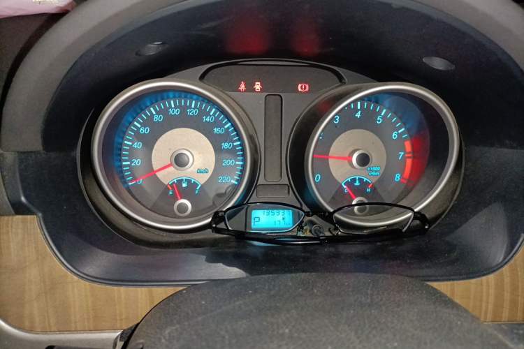 Used Buick Excelle 2015 1.5L Automatic Classic Model Instrument Cluster