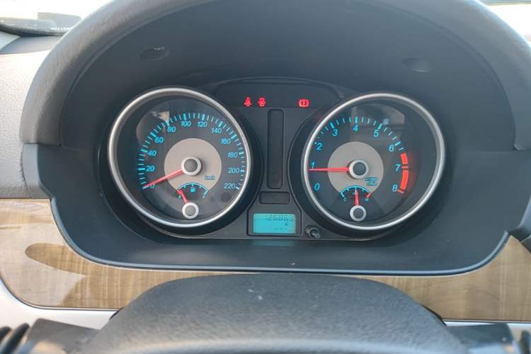 Used Buick Excelle 2015 1.5L Manual Classic Trim Instrument Cluster